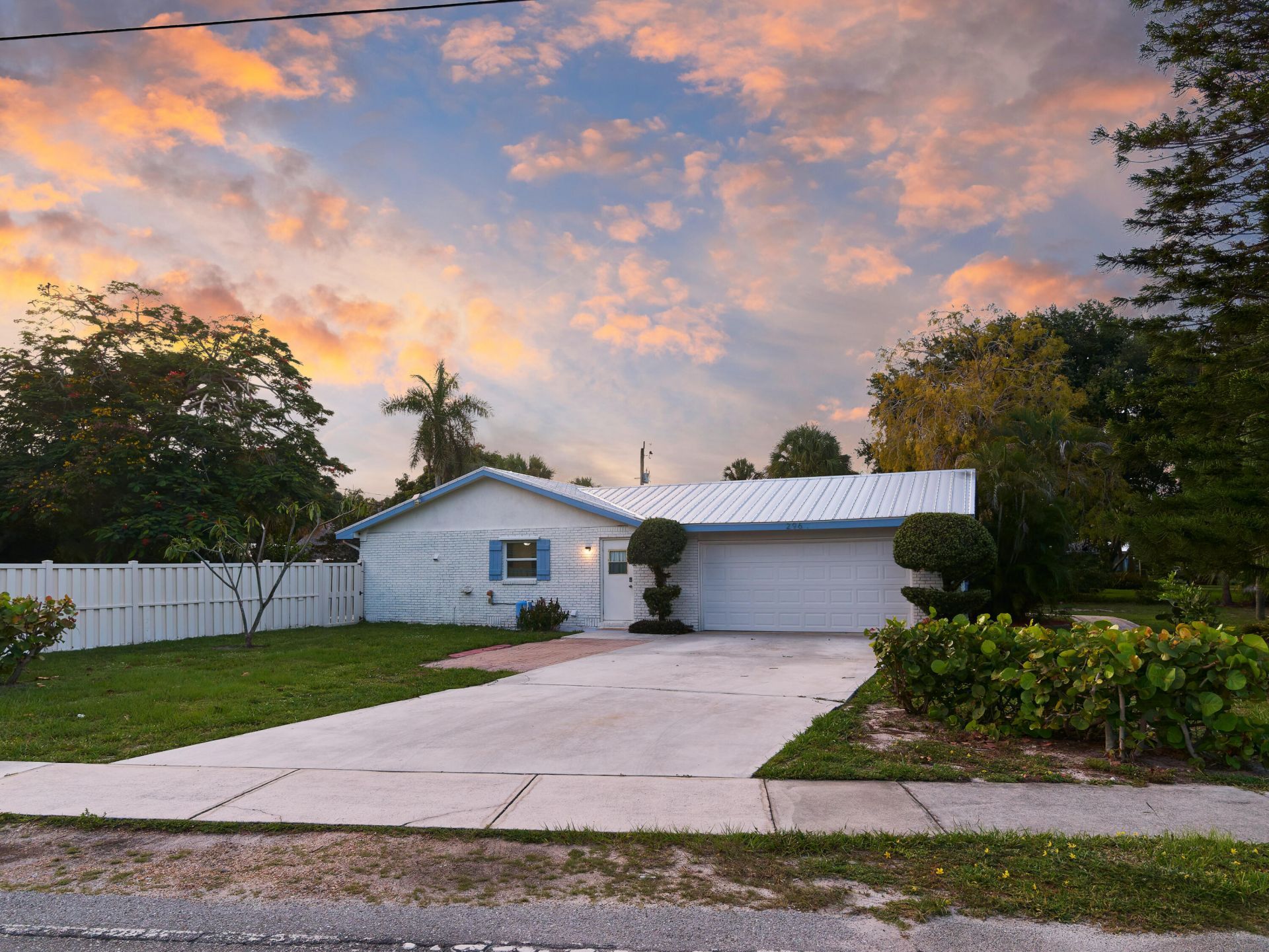 296 SE Wentworth Drive, Stuart, FL 34996 Photo