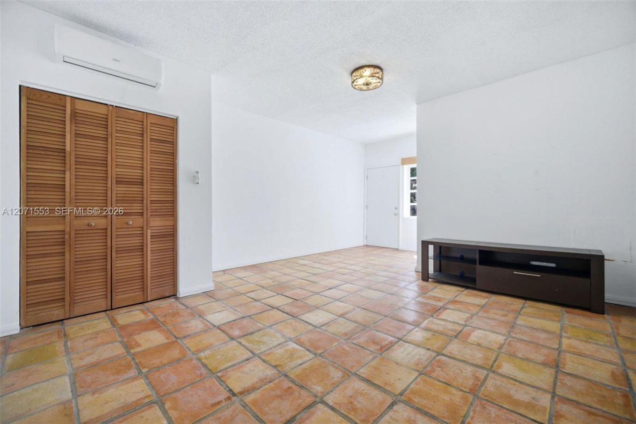2300 S Miami Ave , Unit 2300, Miami, FL 33129 Photo