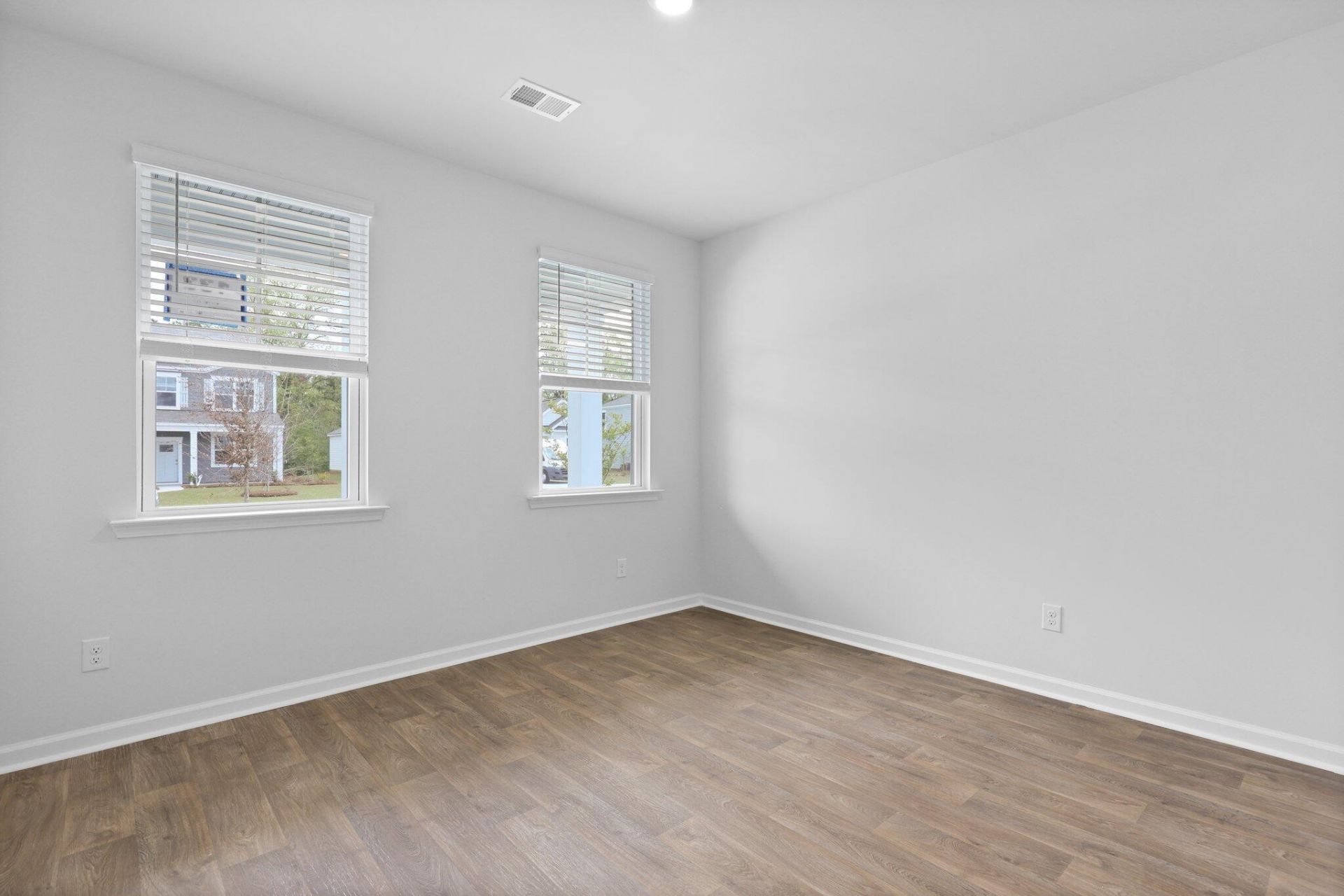 173 Broadstone Drive Photo 34