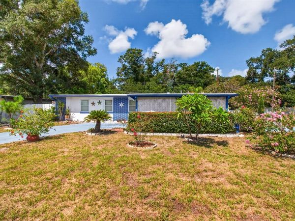 568 MANOR DRIVE , DUNEDIN, FL 34698