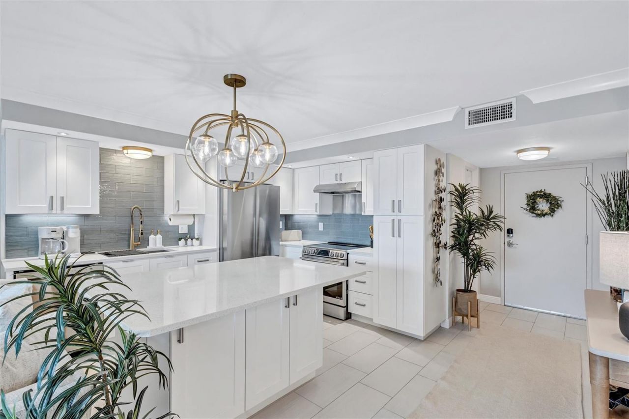 101 S Gulfstream Avenue, Unit 14D, Sarasota, FL 34236 Photo