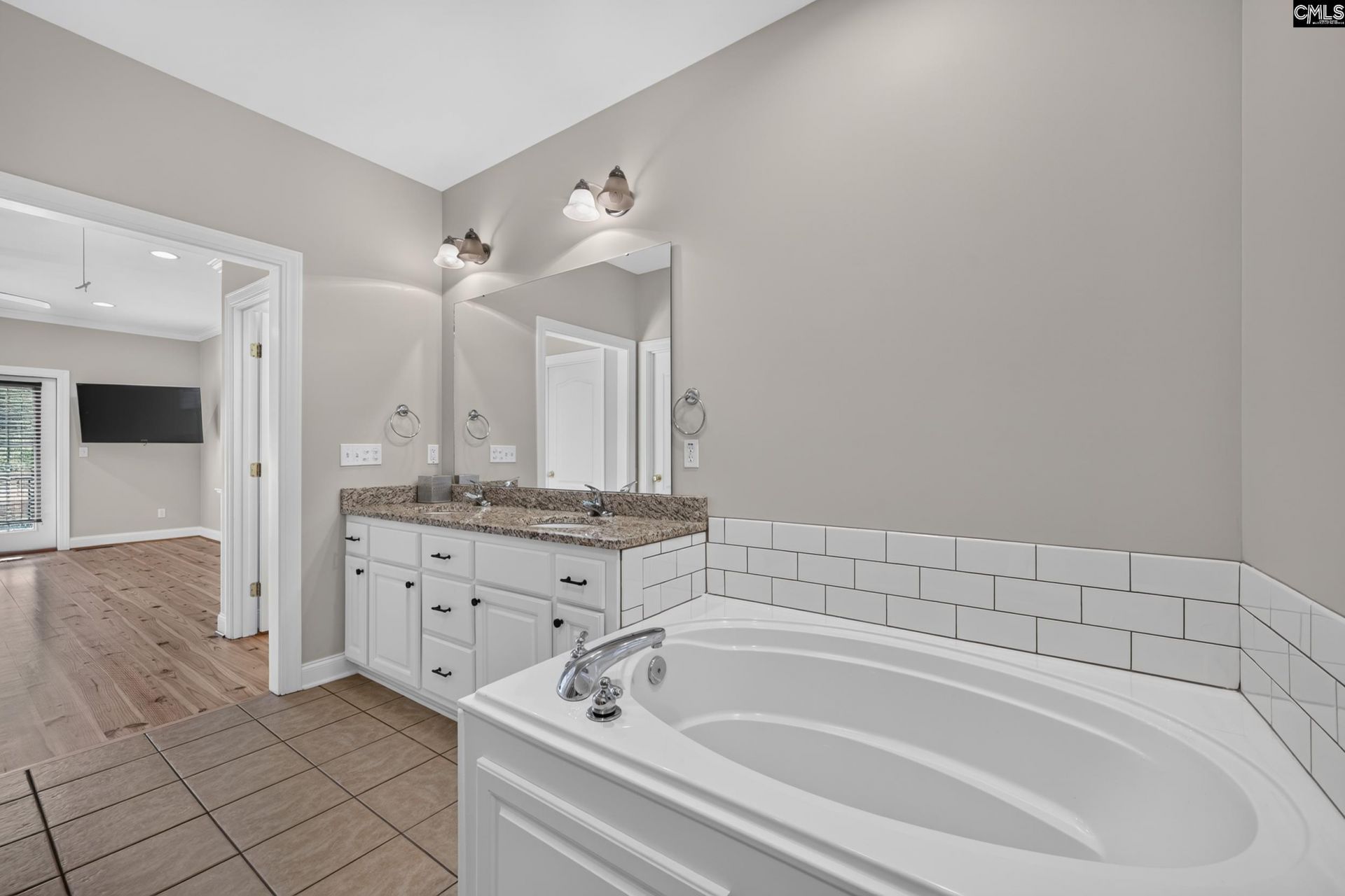 432 Lakeshore Drive  Photo 28