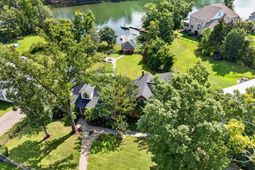 432 Lakeshore Drive  photo 4