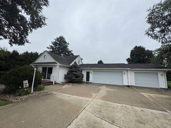 21498 HWY 57 Highway, Parkersburg, IA 50665