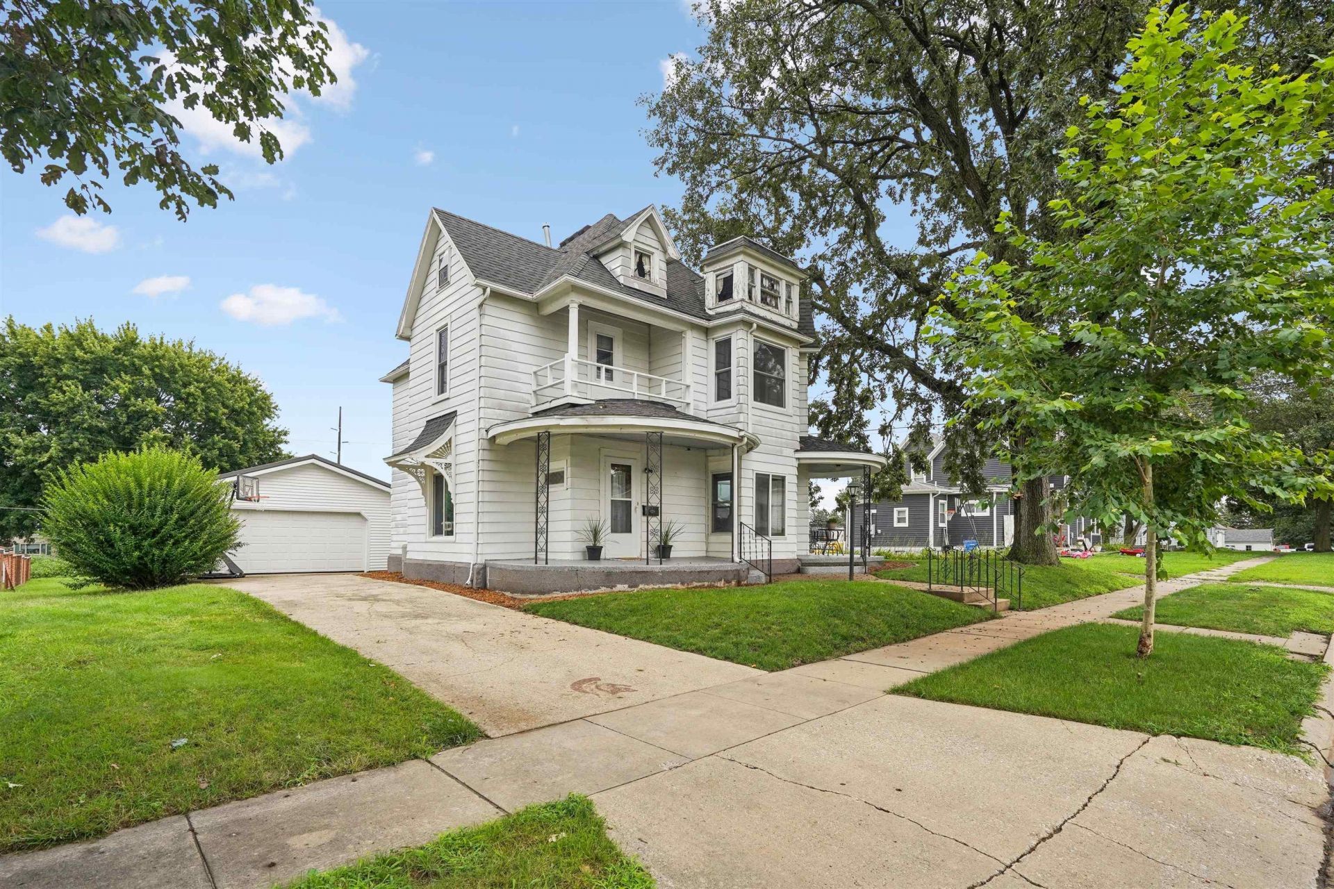 605 C Avenue, Grundy Center, IA 50638 Main Photo