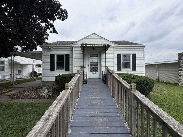 806 Euclid Street, Dubuque, IA 52001