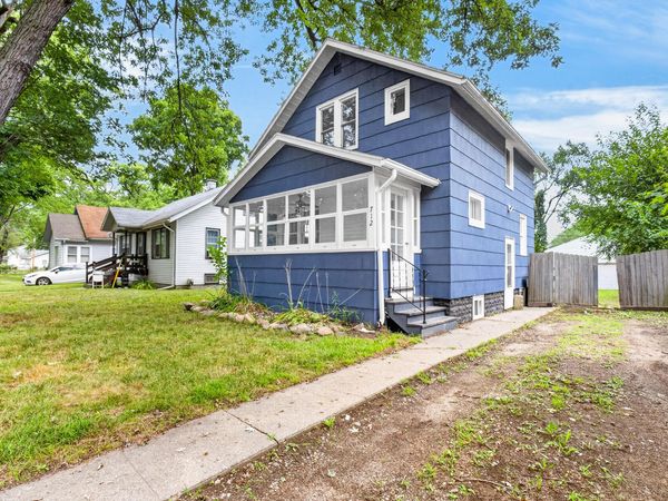 712 Fenimore Avenue, Kalamazoo, MI 49048