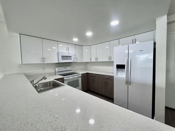 18335 NW 68 Avenue, Unit 750-205, Hialeah, FL 33015