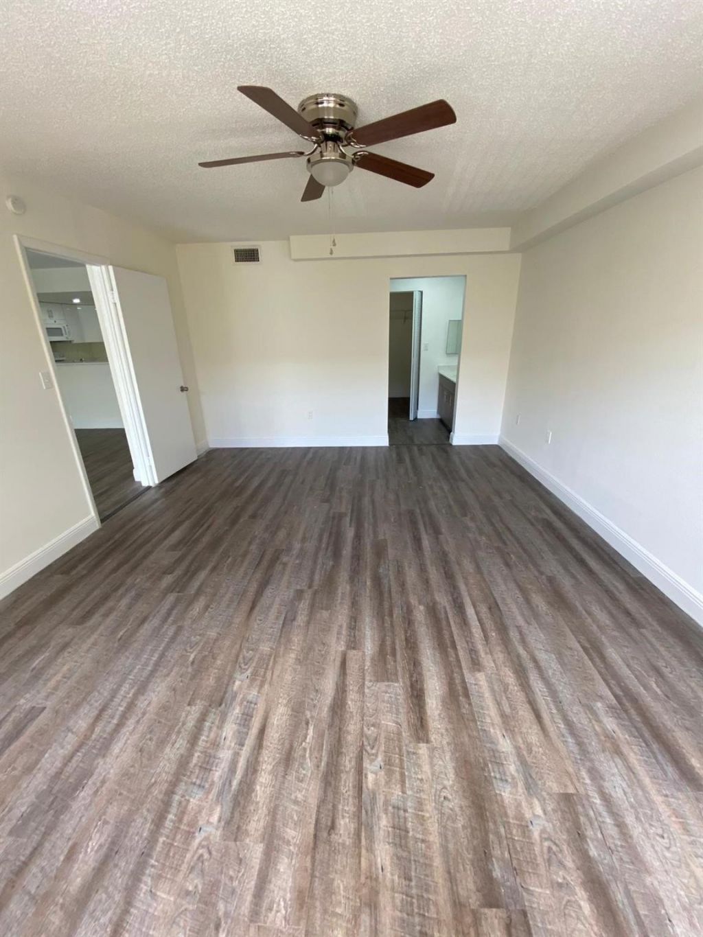 18335 NW 68 Avenue, Unit 750-205, Hialeah, FL 33015 Photo