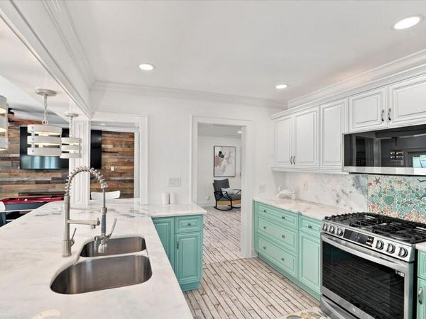 1736 NW 39th Street, Oakland Park, FL 33309
