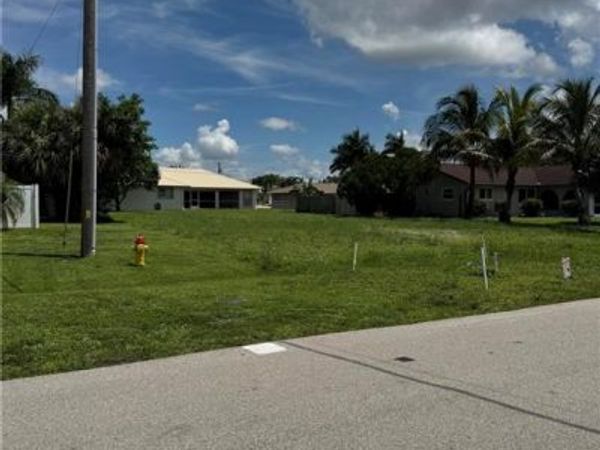1661 Coral Point DR, CAPE CORAL, FL 33990