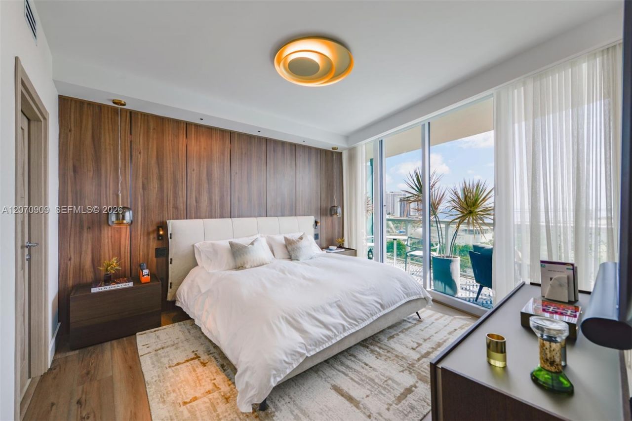 888 Biscayne Blvd , Unit 1509, Miami, FL 33132 Photo