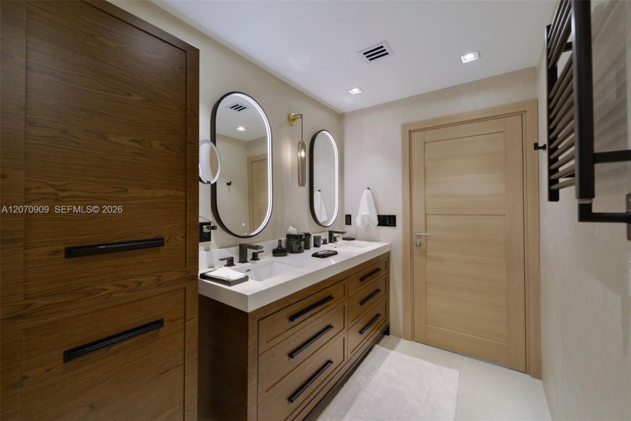 888 Biscayne Blvd , Unit 1509, Miami, FL 33132 Photo