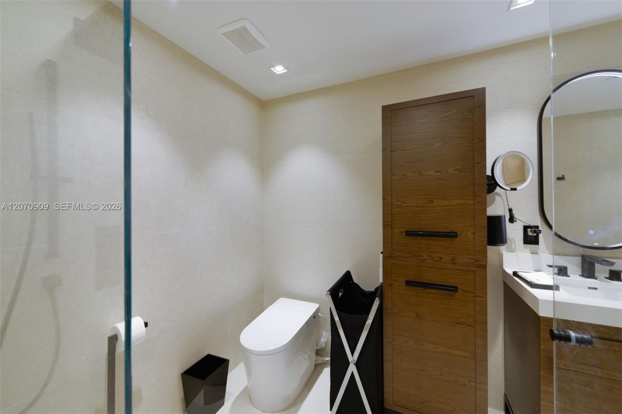 888 Biscayne Blvd , Unit 1509, Miami, FL 33132 Photo