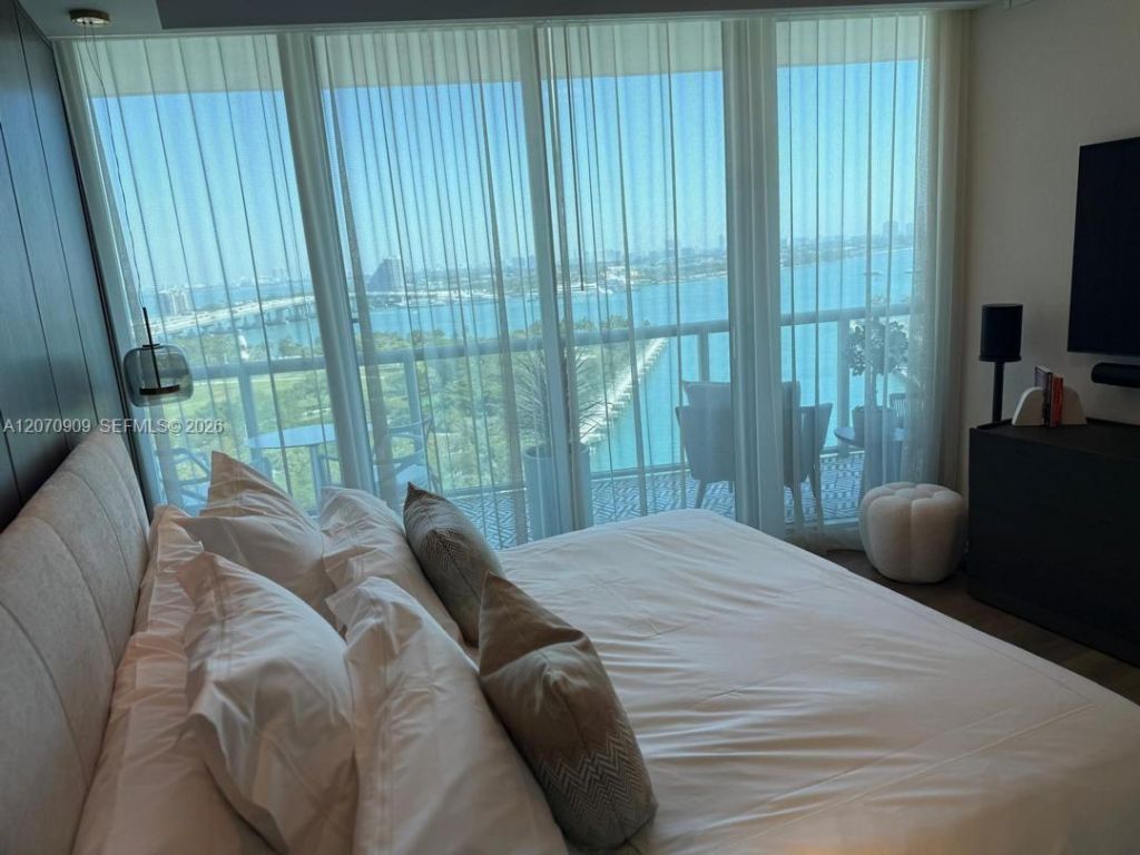 888 Biscayne Blvd , Unit 1509, Miami, FL 33132 Photo