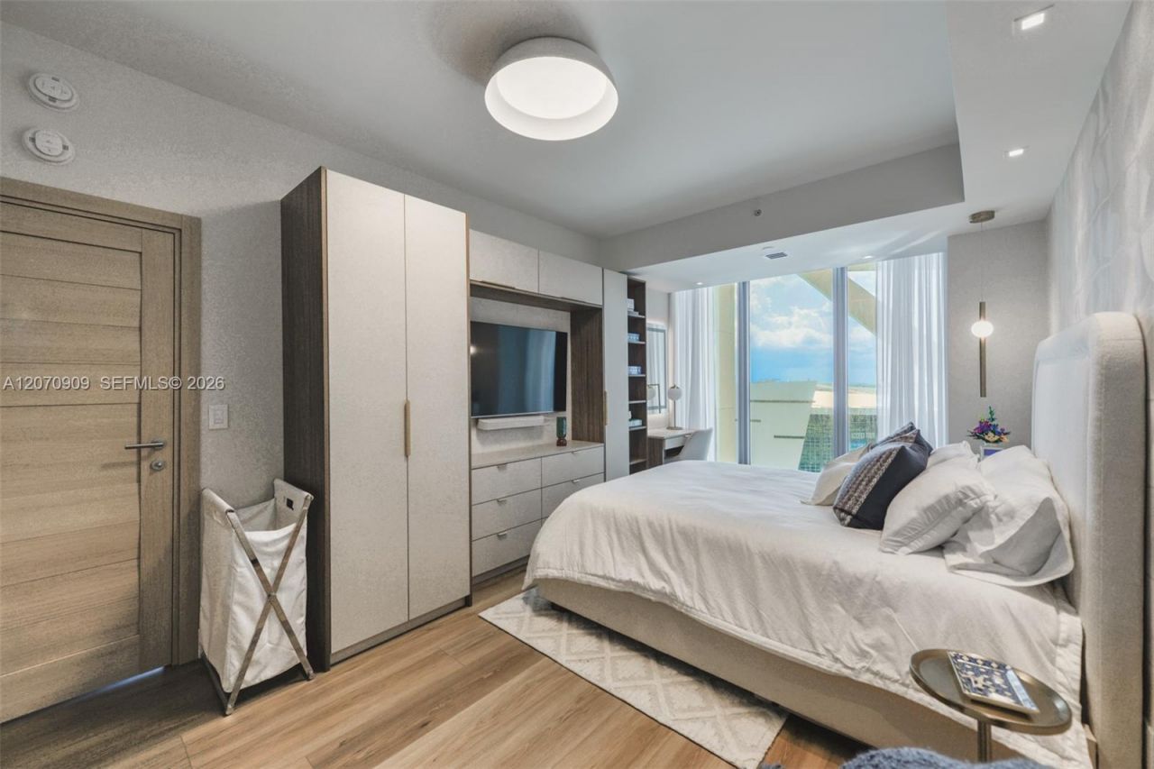 888 Biscayne Blvd , Unit 1509, Miami, FL 33132 Photo