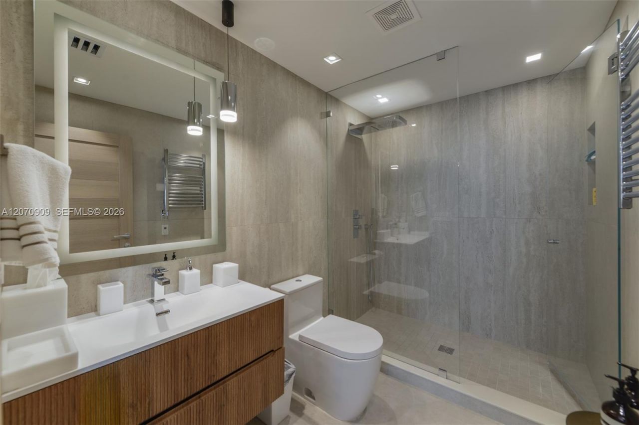 888 Biscayne Blvd , Unit 1509, Miami, FL 33132 Photo