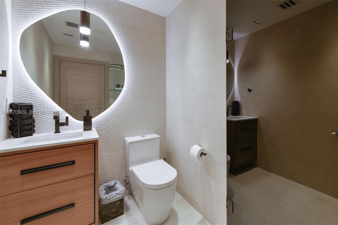 888 Biscayne Blvd , Unit 1509, Miami, FL 33132 Photo