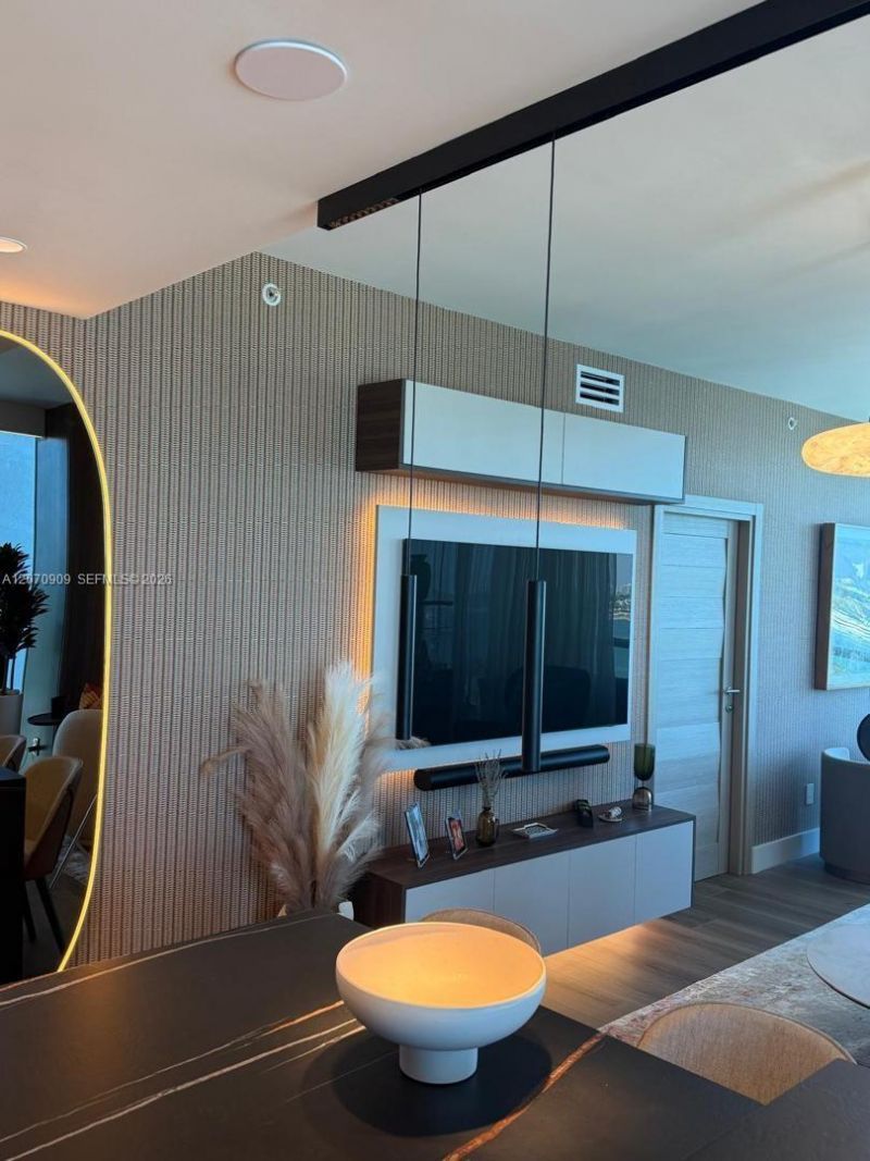 888 Biscayne Blvd , Unit 1509, Miami, FL 33132 Photo