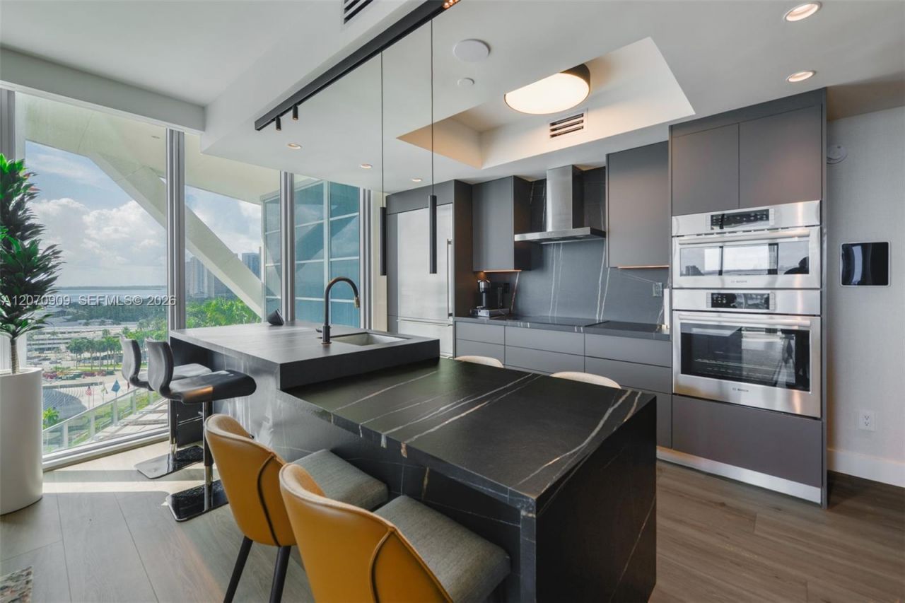 888 Biscayne Blvd , Unit 1509, Miami, FL 33132 Photo