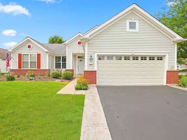 12655 Horseshoe Trail , Huntley, IL 60142