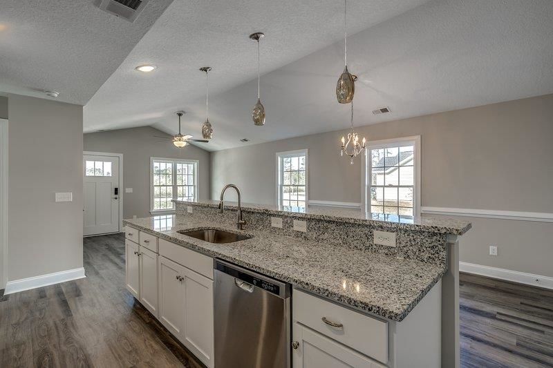 1264 Blue Moon Dr.  Photo 8