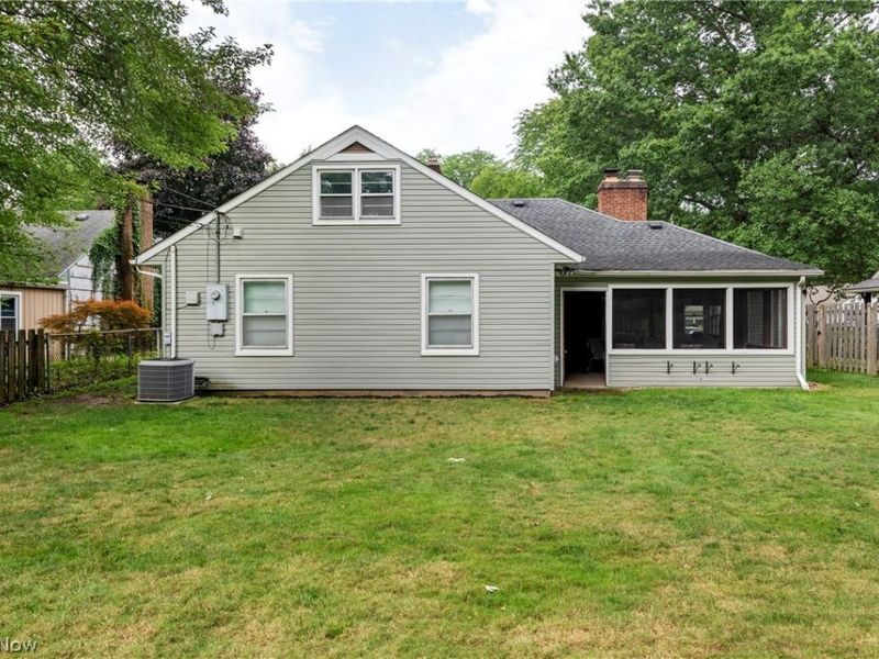 131 Edgewood Drive, Berea, OH 44017 Photo 2