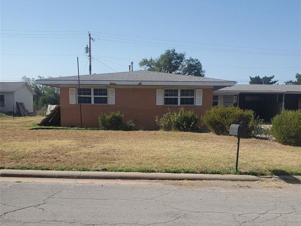 321 Pawnee Road, Unit B, Foss, OK 73647