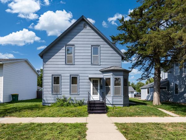 210 W Church Street , Belle Plaine, MN 56011