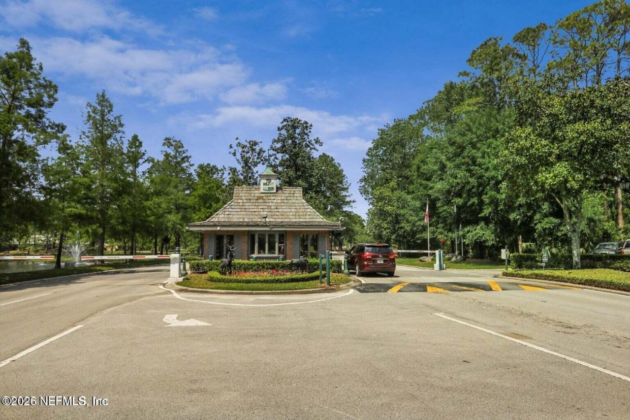 7623 Hollyridge Road, Jacksonville, FL 32256 Photo