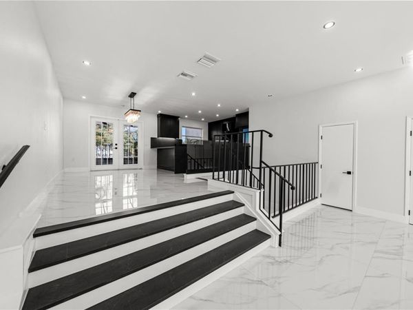 164 E DAVIS BOULEVARD , TAMPA, FL 33606