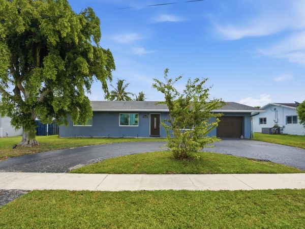 1000 W River Drive, Margate, FL 33063