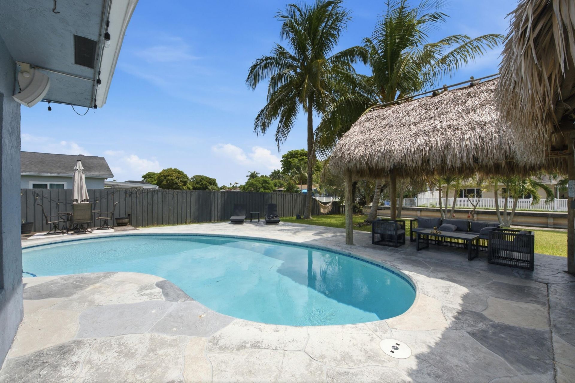 1000 W River Drive, Margate, FL 33063 Photo