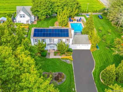 8 High Meadow Lane Jamesport, NY 11947