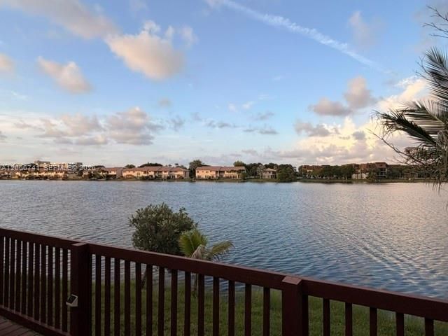 780 NE 199th St , Unit 207E, Miami, FL 33179 Photo