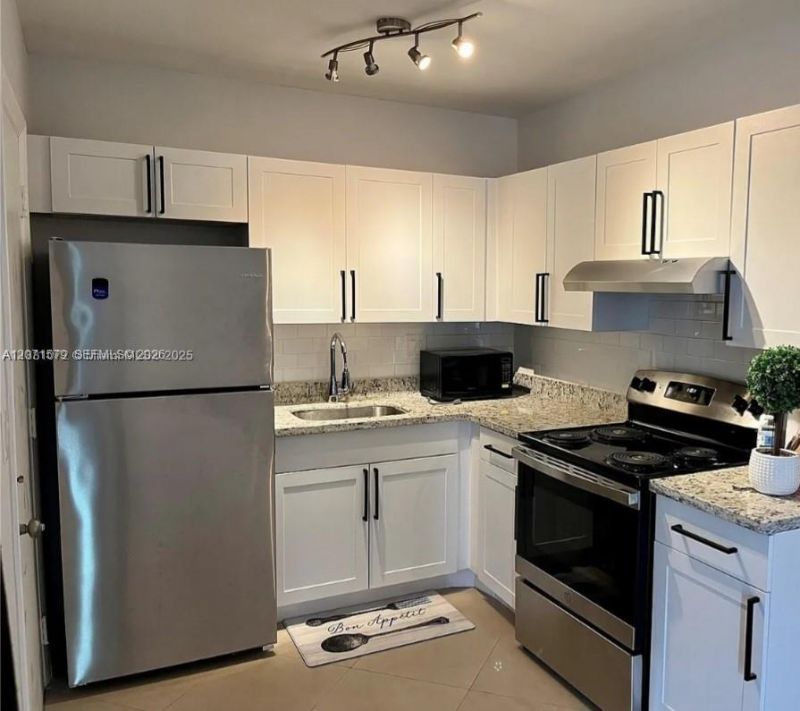 1824 Monroe St , Unit 8, Hollywood, FL 33020 Photo