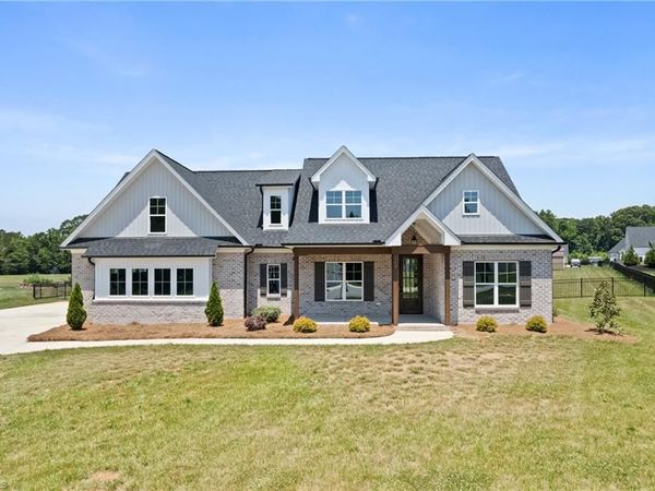 162 Meeting House Lane, Advance, NC 27006