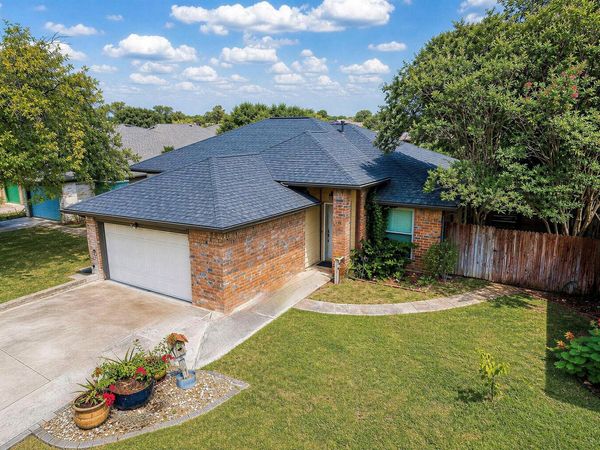 608 Saunders DR, Round Rock, TX 78664