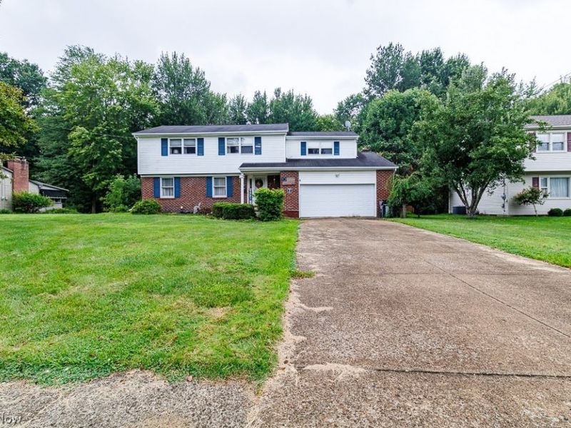 545 Oakridge Drive, Youngstown, OH 44512 Photo 1