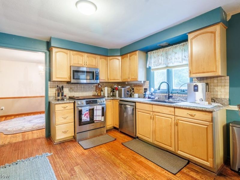 545 Oakridge Drive, Youngstown, OH 44512 Photo 3