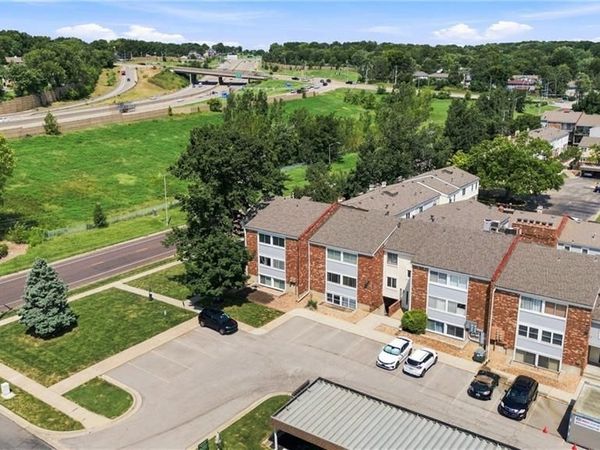 10240 W 96th Terrace, Unit B, Overland Park, KS 66212