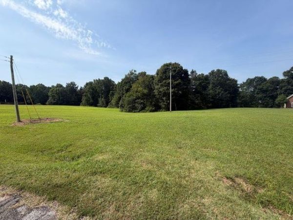 7995 Bowling Green Road , Scottsville, KY 42122