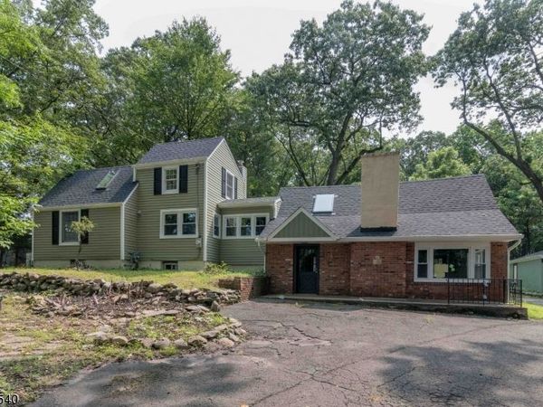 496 Manchester Ave, North Haledon, NJ 07508