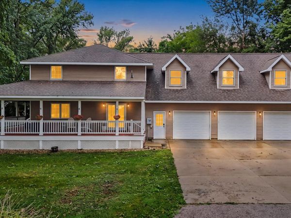 268 County Road 700 N , Sadorus, IL 61872