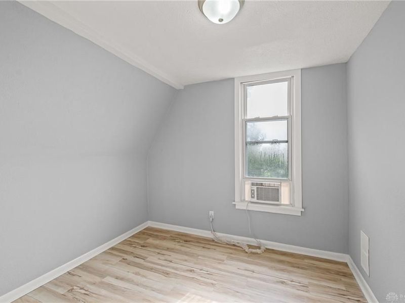 211 Odlin Avenue, Dayton, OH 45405 Photo 7