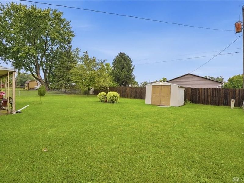 7301 Stonehurst Drive, Dayton, OH 45424 Photo 12