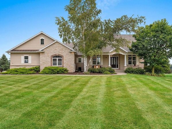 1707 LIMESTONE TRAIL, De Pere, WI 54115