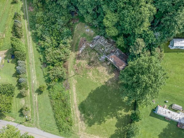6128 East East Carters Valley Road, Hiltons, VA 24258