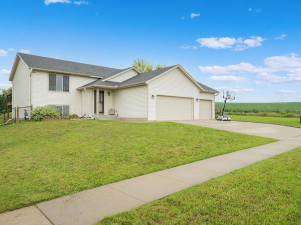 1440 Sun Rise Drive NE, Pine Island, MN 55963