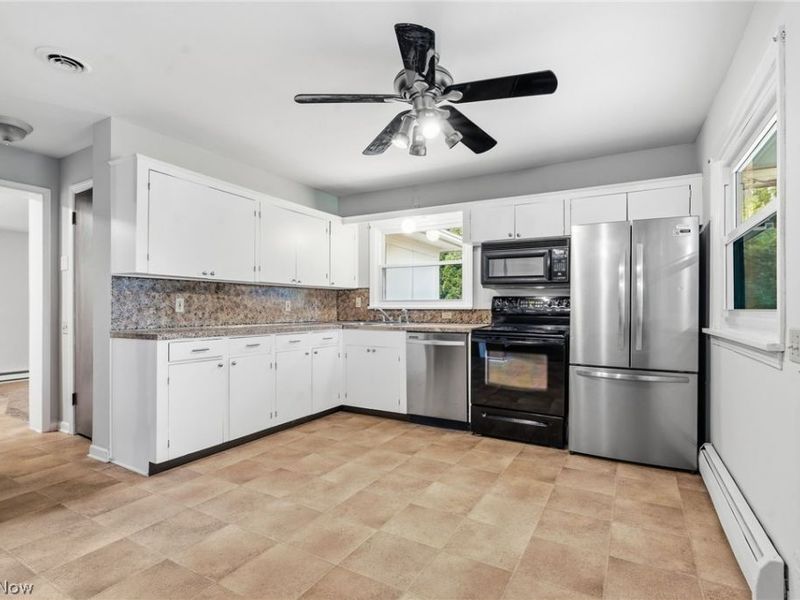 543 Winesap Avenue SW, North Canton, OH 44709 Photo 11